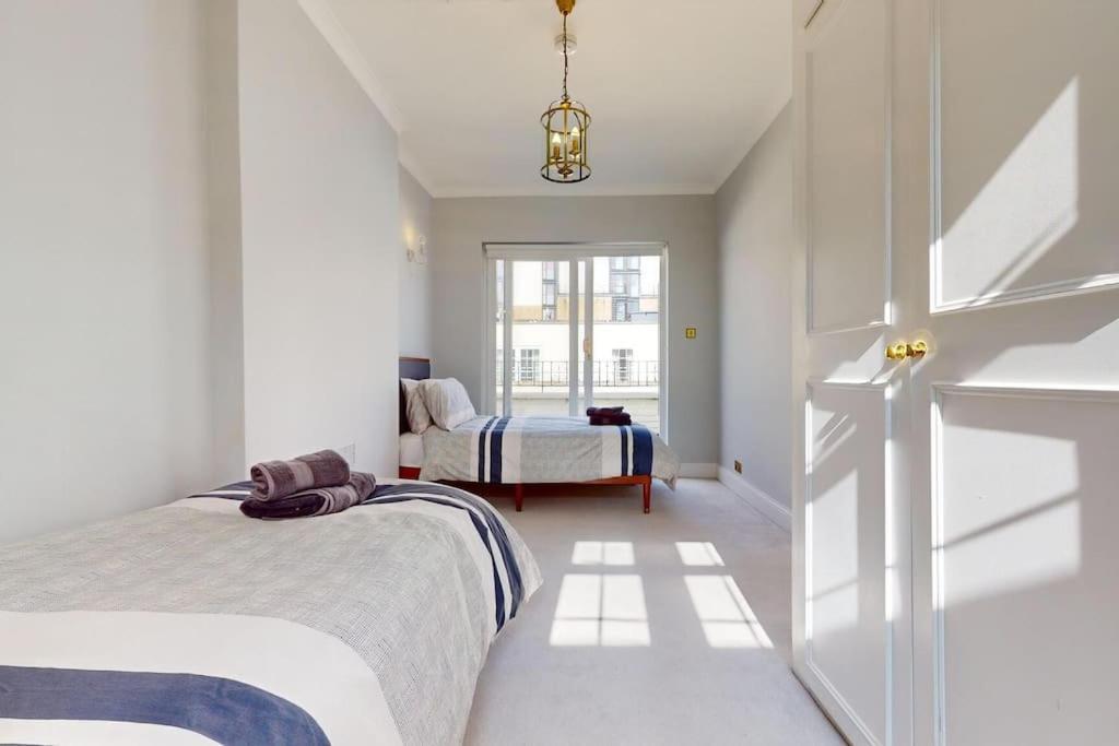 Prime Location Prince's Gate Mews 4bd 3 Bath * London