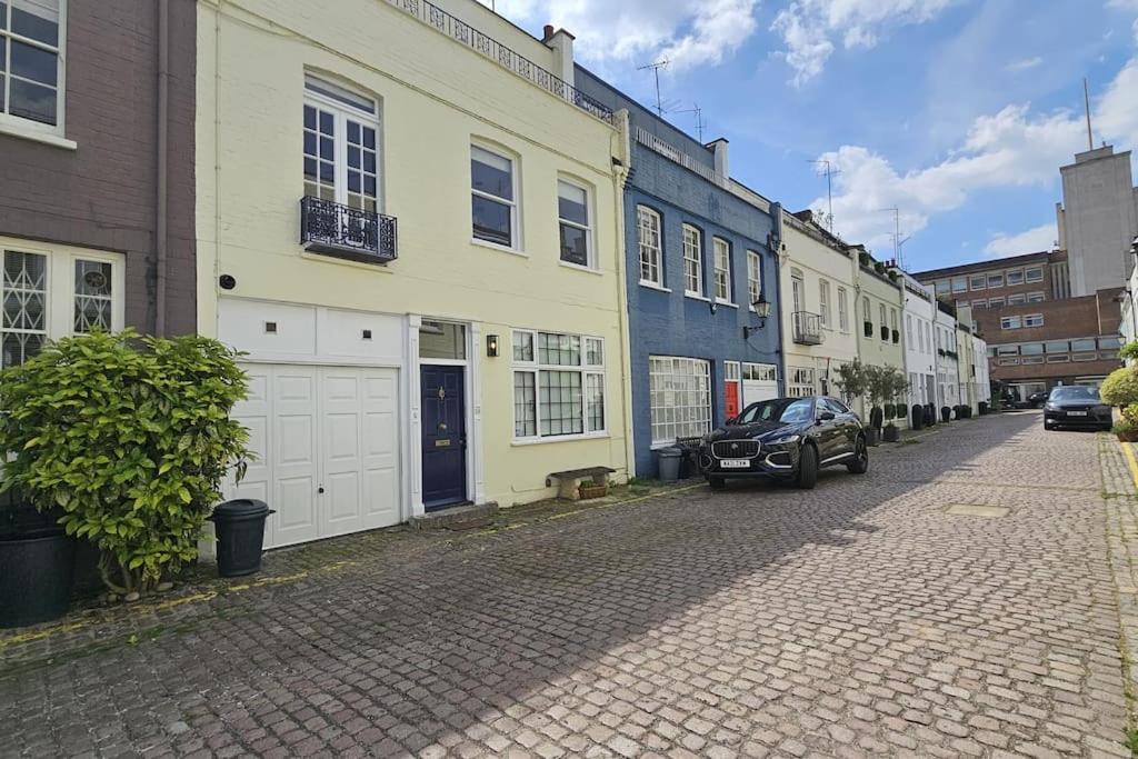 Prime Location Prince's Gate Mews 4bd 3 Bath * London
